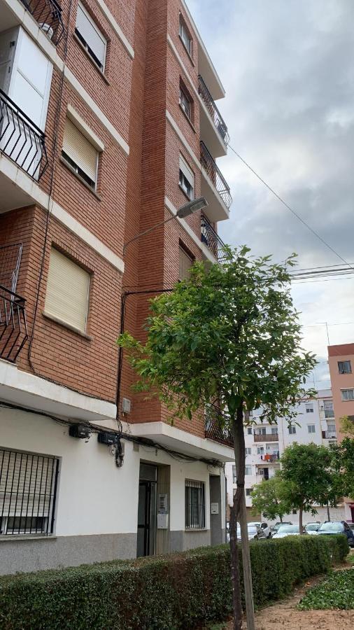 Hotel Habitacion Privada En Piso Compartido Valenza Esterno foto